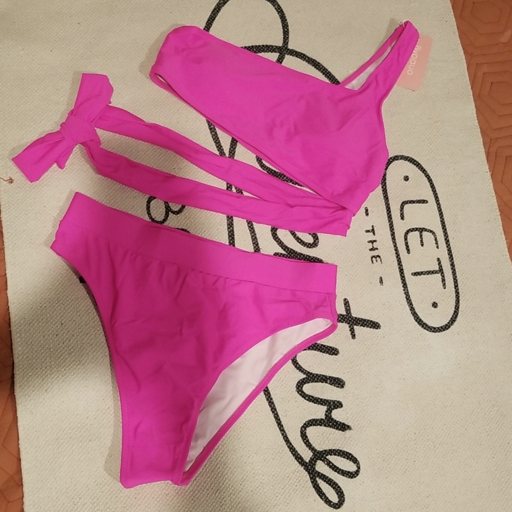 M - 2 piece swimsuit